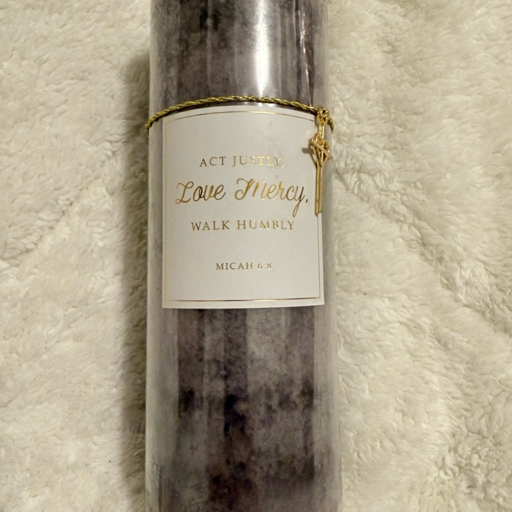 Inspirational Candle with Gold Cross